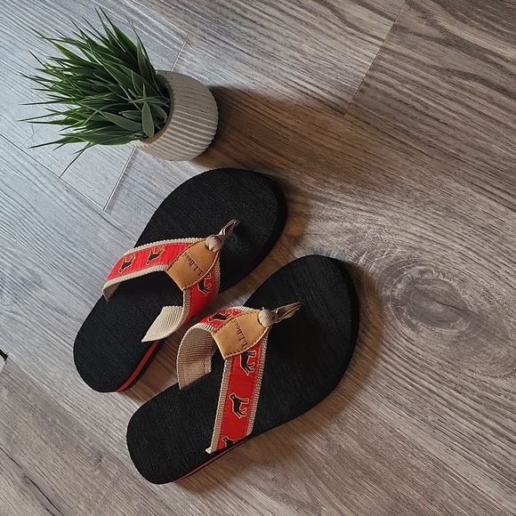 L.L.Bean l summer footwear l Woman l Size 7 l L.L.Bean l sandals l Cute pattern - Picture 2 of 10